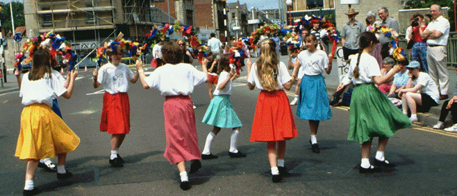 Youngsters from the National Youth Folklore Troupe of England 
		(NYFTE)