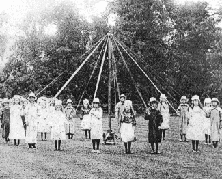 Stadhampton School dance maypole 1904